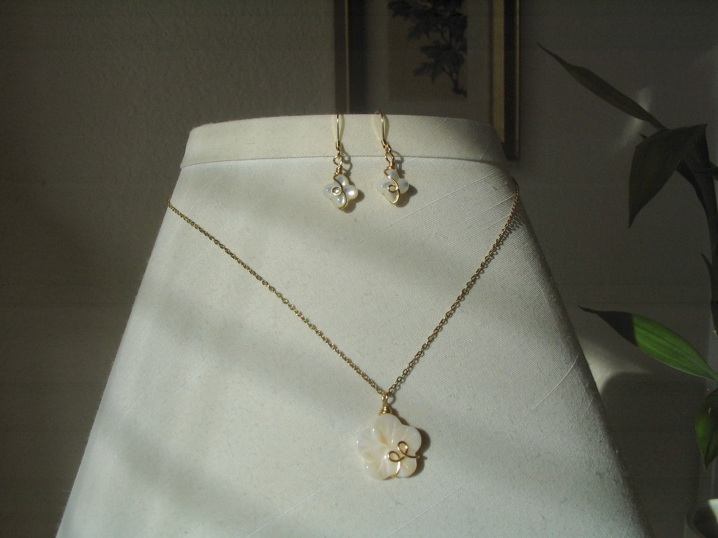 White Hibiscus Set