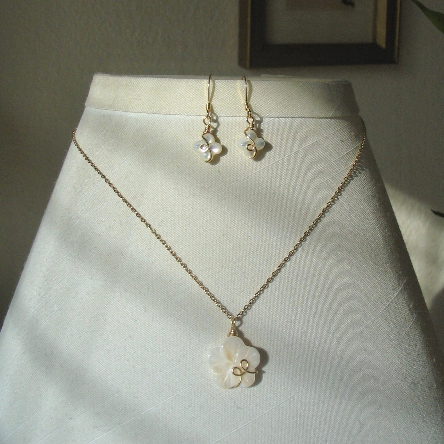 White Hibiscus Set